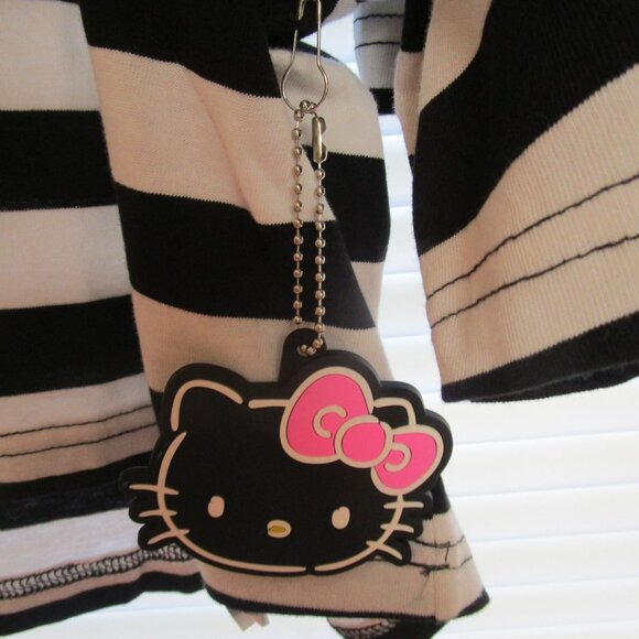 NEW W/TAGS FOREVER 21 HELLO KITTY & FRIENDS HALLOWEEN SKELETON CROP TOP~SIZE 2XL - Picture 11 of 17